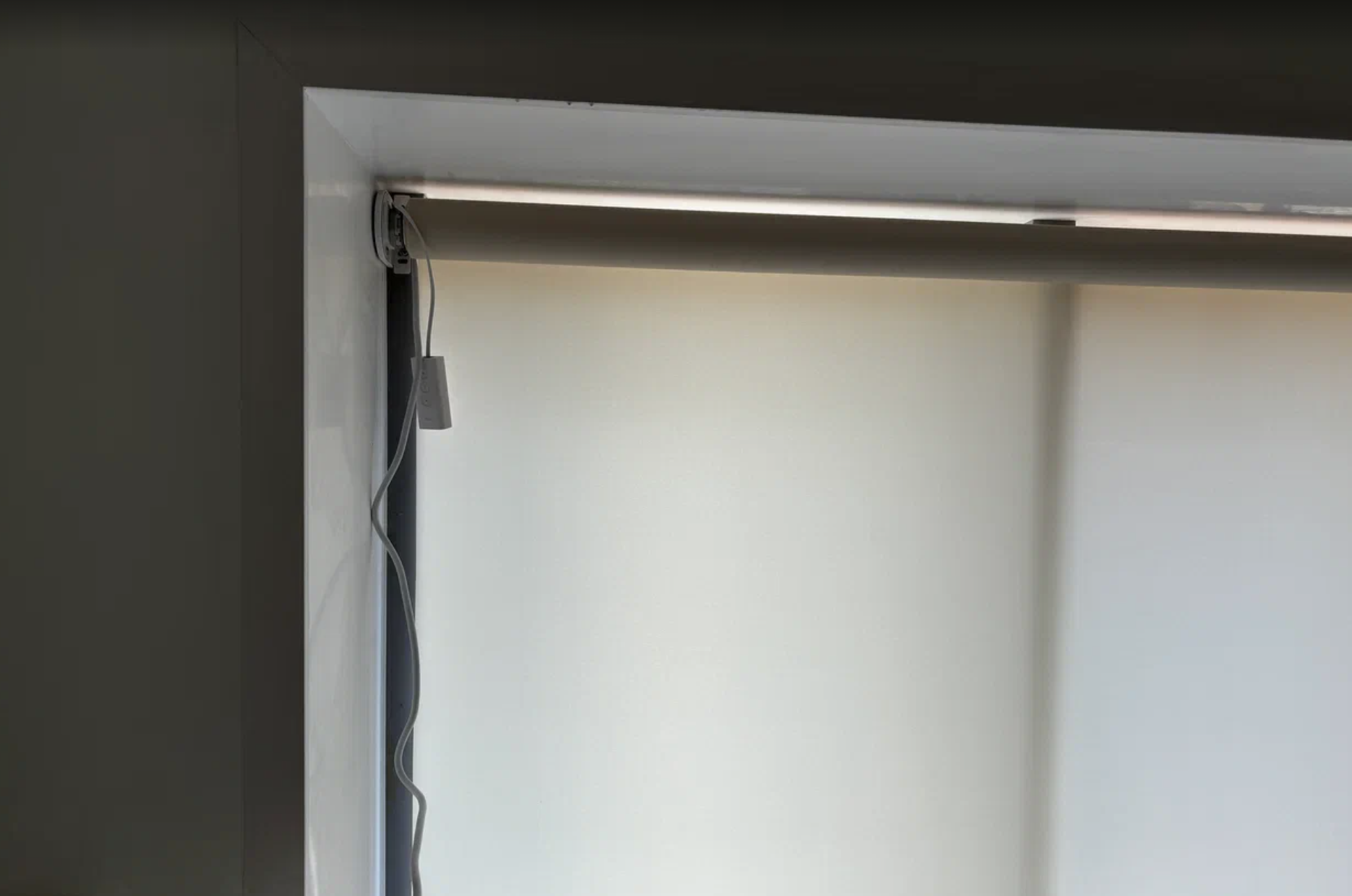 Внутривальный привод Aqara Roller Shade SRSC-M01